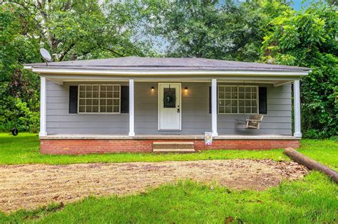 2 bed. 1 bath. 2.6 acre lot. 2306 Glendale Rd. Hattiesburg, MS 39401. Email Agent. Brokered by IntegritySouth Real Estate of Pine Belt. House for sale. $209,500.
